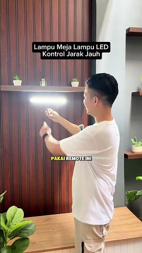 Lampu Meja Lampu LED Kontrol Jarak Jauh pakai remote, ada 3 mode cahaya, bisa atur kecerahannya