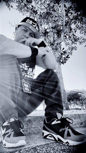 🔥 Please Answer My Prayer - New Song By Billy Alsbrooks “Please Answer My Prayer” is an emotionally raw and powerful song by Billy Alsbrooks that dives deep into the pain of loss, the struggle with faith, and the dark journey through depression and PTSD after the sudden death of his father in 2007. This track captures the heart-wrenching emotions, the spiritual battles, and the honest questioning of God’s purpose during life’s most difficult trials. After losing everything and fighting through 