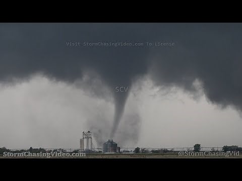 Amazing Tripoded Video of the tornado hitting Selden, KS - 5/24/2021
