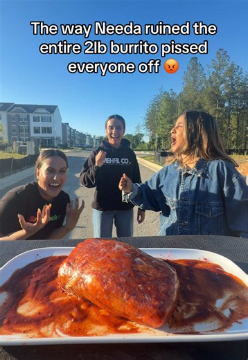 You need to be tamed @needalivinlife 😭 @Taaabbbyy @moona___moona #rockpaperscissors #foodchallenge #trending #sisters #buldakburrito
