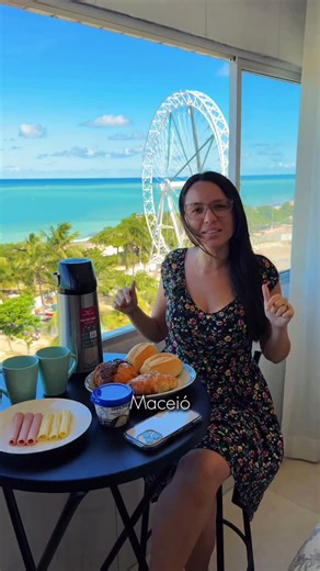 Aluguel Temporada Maceió 🏝 on Instagram: "Conheçam o espetacular 💎MANSÃO BEIRA-MAR, apartamento localizado na orla de Pajuçara, em frente à roda-gigante 🎡 de Maceió! Mobiliário completo, super espaçoso com 3 quartos e 3 banheiros, além de todo conforto e alto padrão que só meus hóspedes VIPS têm! Em frente às piscinas naturais da Pajuçara, vista EXCLUSIVA da roda-gigante 🎡 de todos os ambientes e a poucos passos da feirinha de artesanato, bares e restaurantes da orla. Feche agora sua reserv