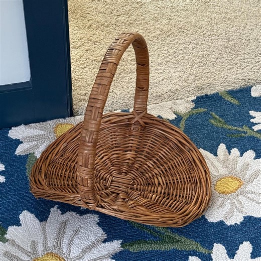 Vintage Woven Wicker Basket With Handle, Farmhouse Decor (17 X 14.5 In.) a Few Breaks in the Wicker - Etsy