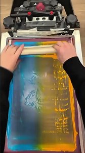 This is the screen printing process using special tools that have been prepared.