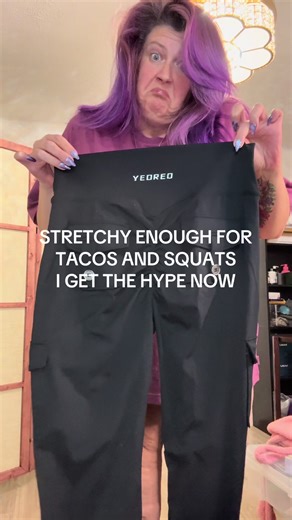 Okay I get why these went viral. Super stretchy, crazy comfortable, hidden scrunch makes the booty look lifted, and the flare leg is chef’s kiss. Real cargo pockets, no front seam, and you can actually choose your inseam so they’re not high waters. I grabbed the 2X in the 32” and they fit like a dream. So many colors and sizes XS–XXL. If you’ve been looking for leggings that feel like pajamas but look like you tried, these are it. #tiktokshop #viralleggings #flareleggings #curvyfit #athleisurelo