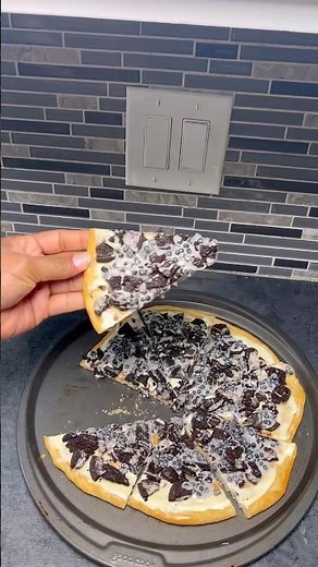 Viral Oreo Pizza Recipe | The Easiest Dessert Pizza Everyone Is Making! #food #pizza #recipe