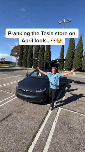 April fools prank on the tesla store…👀😏#fyp