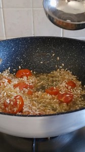 PEPERONI RIPIENI speciali!! https://blog.giallozafferano.it/cucinadichicca/ricetta-peperoni-ripieni-di-riso/ | CuciniAmo con Chicca