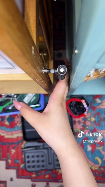 Cabezas intercambiables, todo en uno.Ya no necesitas una caja llena de herramientas.#diy #tiktokhot #tools #destornillador #muebles