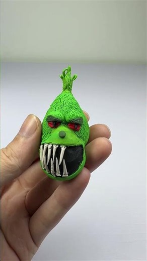 I Made a Grinch Clay Sculpture and Here's What I Learned About Holiday Crafting