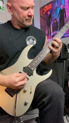 Ring Finger or Pinky for Power Chords? (Why I Use Both)