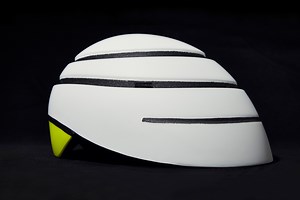 The Bike Helmet That Collapses to Half Its Size