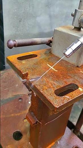 Process of cutting steel plate with a water jet