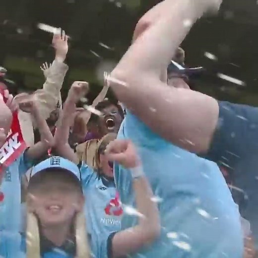 The Ben Stokes 'SIX' in Cricket World Cup 2019 final | Snowstopping moments | Merry Crickmas!