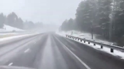 Heavy spring snow falls on Flagstaff, Arizona