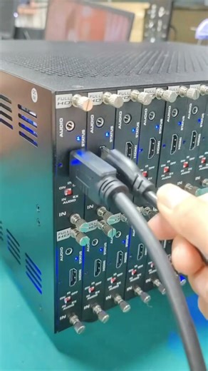 18 inputs, 18 outputs 4K modular matrix switcher via APP on a phone: 4K seamless switching