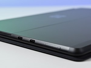 Can Surface Pro X power dual 4K external displays?