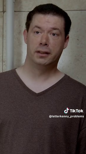 In case you don’t ‘member when Alexander explained torlets. The final season of Letterkenny is coming to @cravecanada on December 25th and @hulu on December 26th. P.s. See Jeff McEnery (Alexander) live on the Letterkenny Presents: A Night of Stand-Up tour. Tickets at letterkenny.tv/live (link in bio)