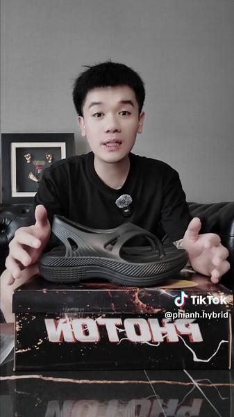 REVIEW chi tiết dép Goya Photon bản màu đen , những lỗi vặt đã được cải thiện khá ổn ngoại trừ phần gót #gym #running #runningman #runningmotivation #runningchallenge #chaybo #chaybomoingay #chaybo_runner #hybridathlete #hybrid #satisfy #uvu #outfit #ootd #goya #goyavietnam #goyaphoton #goyachinhhang