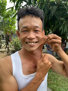 13M views · 175K reactions | Gặp anh chồng kỳ lạ, người như dây thun | Độc lạ Bình Dương | Facebook