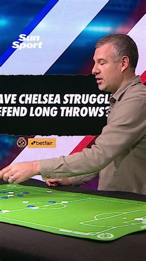 Chelsea 'being sucked into' making simple mistake over and over again 😳 | Dream Team