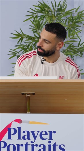 Mo Salah and Dominik Szoboszlai go head-to-head as they try to paint their teammates 🖌️ AXA Player Portraits challenge 🙌 | Liverpool FC