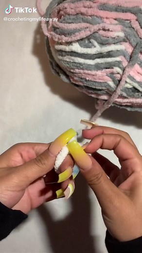 Chunky Yarn Crochet Tips: Chaining & Slipknot Tutorial