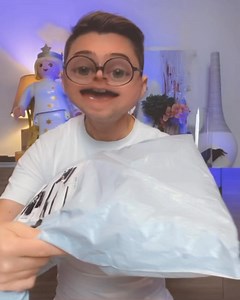 J’ai acheté le costume de la reine des neiges avec tous ses accessoires pour le noël de ma petite nièce #teterigolote | Tête Rigolote