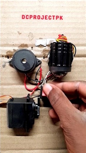 ‎Servo Motor Generates Electricity for Fog Light & Buzzer! #shorts #diy