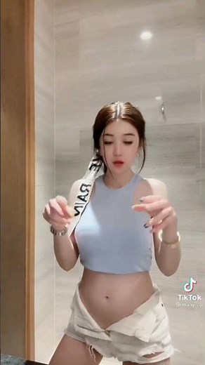 Cewek cantik goyang tik tok buka celana kelihatan CD nya | putih mulus#short #cewek