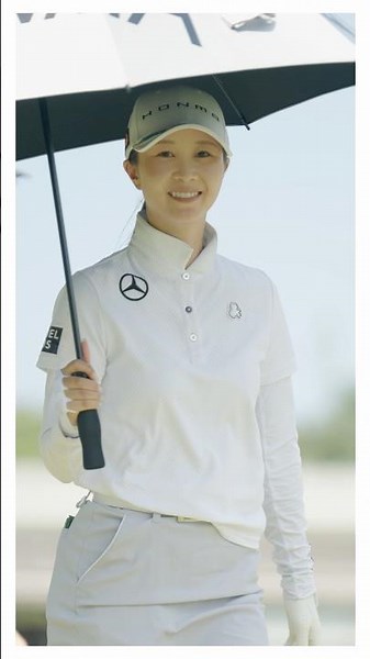 【青空に包まれた大会2日目】コースを彩る選手たち🏌️‍♀️✨| 大東建託・いい部屋ネットレディス - Round2