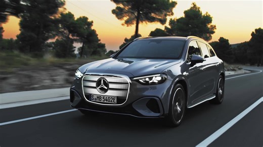 The all-new electric Mercedes-Benz GLC 400 in Lavendel - Driving Video
