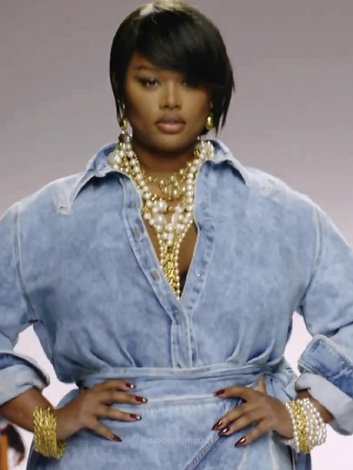 Supermodel Precious Lee for Moschino SS20 Runway Walk