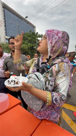 23K views · 236 reactions | যার কেক তাকেই খাওয়ালো পাবলিক। আগারগাঁও ভাইরাল কেক পাড়া। #Viral #Cake #foods | Nature Tv Bangla | Facebook