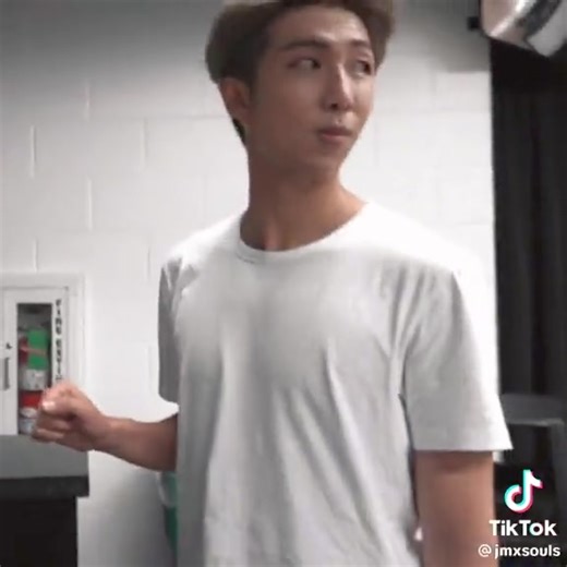 everyone judging jungkook for eating ice cream like that | Bangtan PH