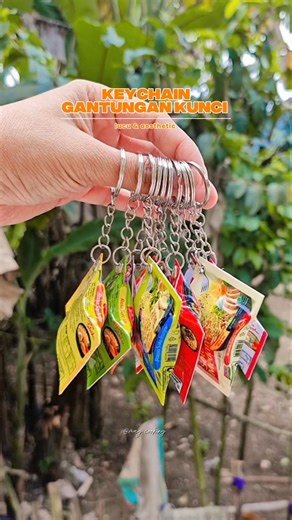 gantungan kunci unik lucu dan estetik motif Indomie