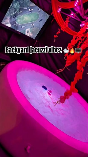 Backyard jacuzzi vibez 🛁🔥🖥️