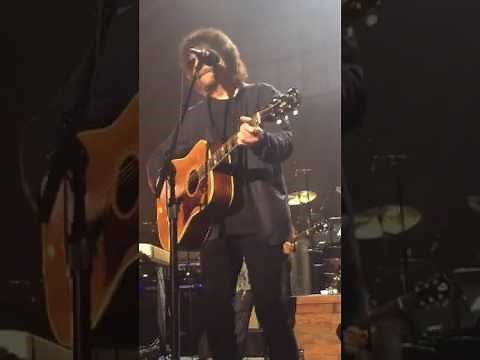 Jeff Lynne, Tom Petty & Dhani Harrison - I Wont Back Down (10th Feb 2017)