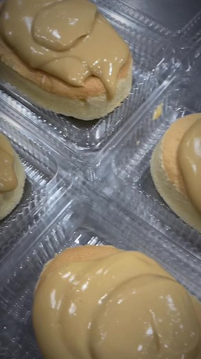 Guess what this is??? 🤭 It's a golden goodness y'all! ✨😋🫶🏻 #greatdesserts #palawanbaker #pastries #ordernow #freshlybaked #cakes | Great Desserts