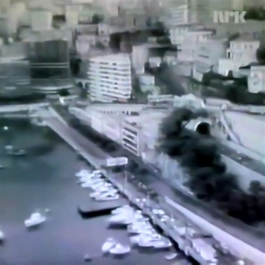 🏎️💨 MONACO – 1970 🇲🇨 Jochen Rindt passe Jack Brabham au dernier virage du dernier tour ! 😱 💬 Qui se souvient de ce moment incroyable ? ❤️ Pour Rindt et cette audace sans limite ⚡ Pour Brabham et la lutte acharnée jusqu’au bout #Monaco #cars #motorsport 🏁🔥 | Le Vintage Loft Garage