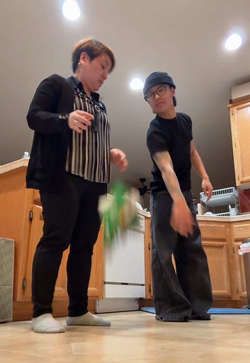 👋🏻🤯 #fyp #comedy #vietnamese #vietnam #dance