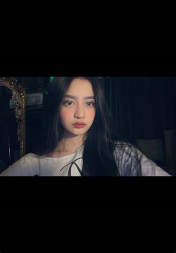 clips of putting lipstick on