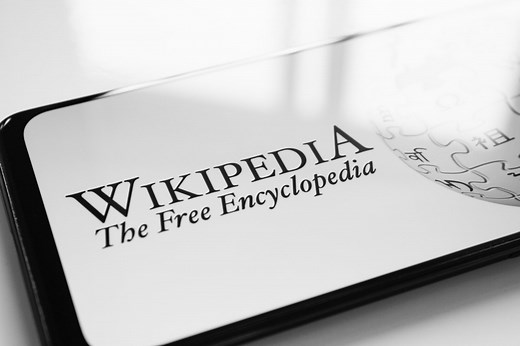 Wikipedia criticized for many errors and outdated information