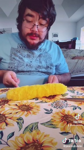 DIY Foam Caterpillar Puppets: Easy & Fun Craft!