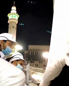 8.2K views · 566 reactions | Covering the raised part of the Ka’bah with a line of white cotton cloth, two meters wide, on all four sides of the #Kaaba. | The Saudi Expat | Facebook