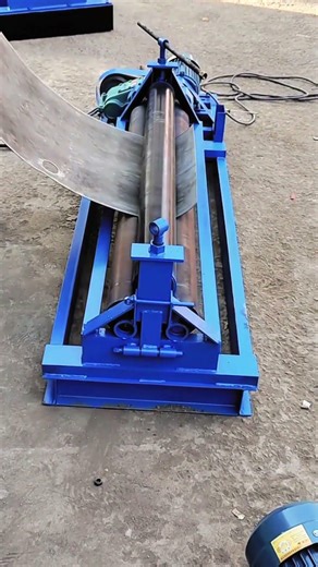 How Metal Sheets are Curved: The Plate Rolling Process Explained