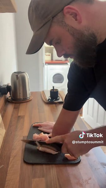 Creative One-Handed Pasta Cooking Challenge