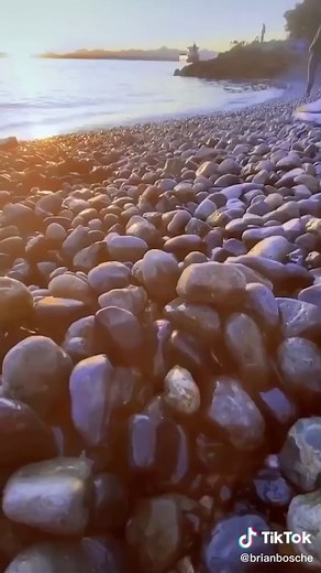 Mastering Tilt Shot Techniques for Stunning Phone Videography