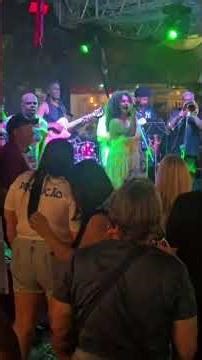 ➡️"Status: em clima de folia." #carnaval #carnaval2026 #blogueiro #sambista #saolourencomg #shorts🎥