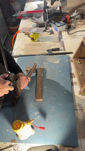 DIY Walnut Bread Box #diy #breadbox #kitchen #woodworking #homedecor