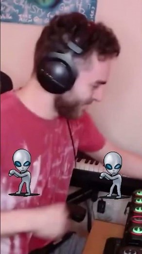 This BASS could summon ALIENS 🛸👽🔥 #loopstation